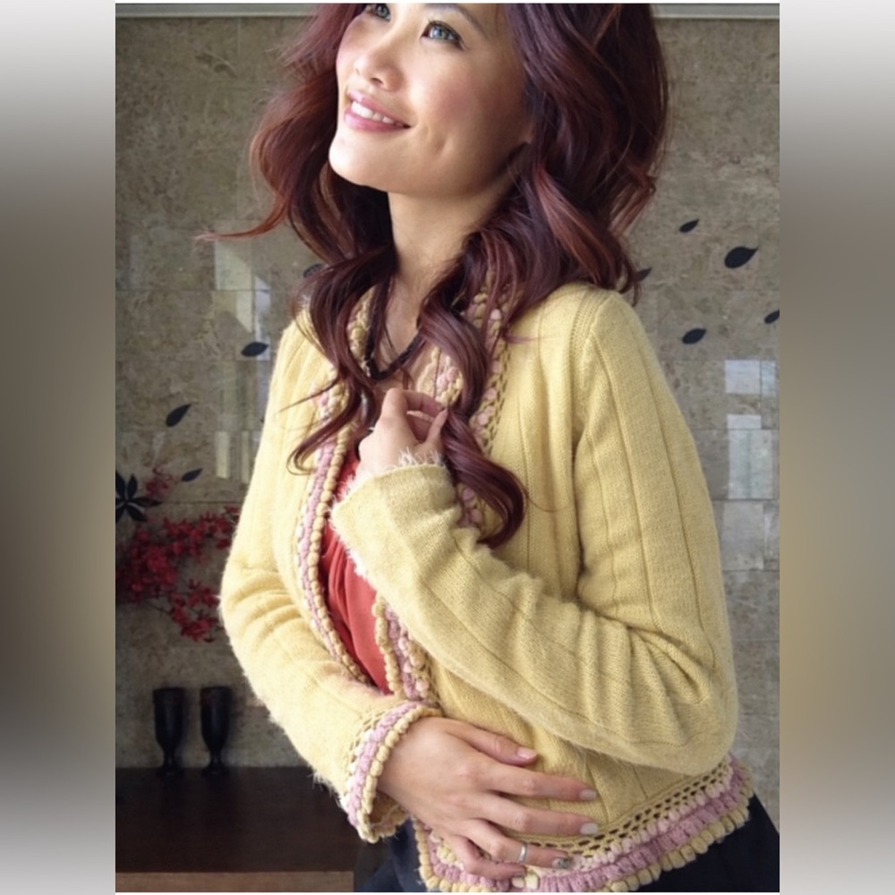 ✨CHANEL 2004 Cruise Collection Yellow Cashmere & Cotton Cardigan Pom Pom Lace✨